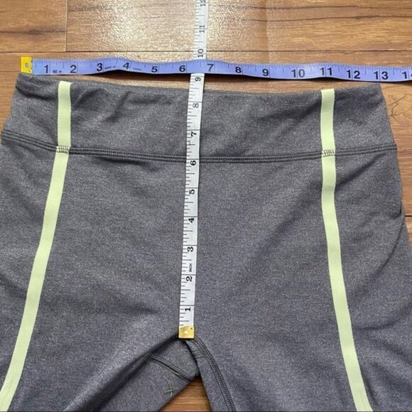 Lululemon Iviva leggings Girl Sz 14 ( Women Sz 2) - Picture 4 of 10